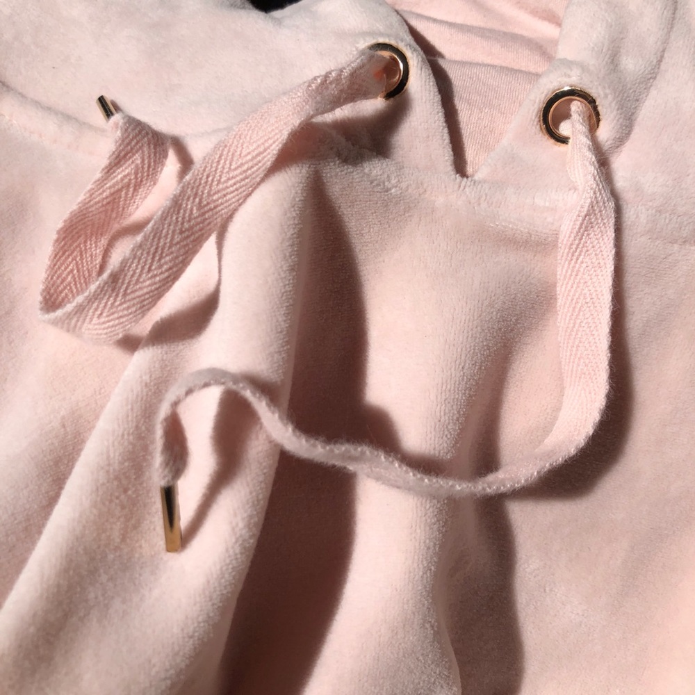 💕 baby pink velvet hoodie 💕